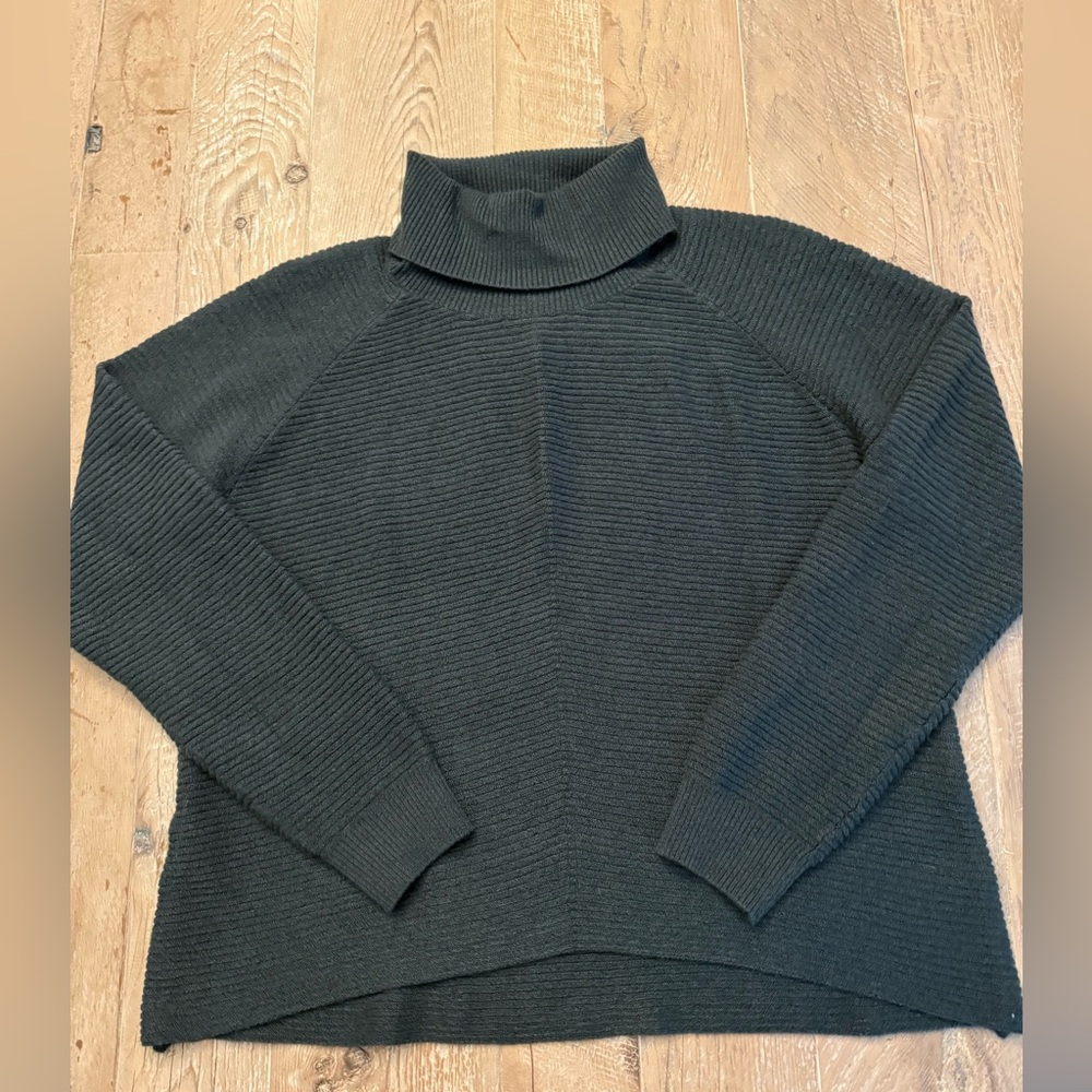 Kuhl Women's Dark Green Turtleneck Sweater